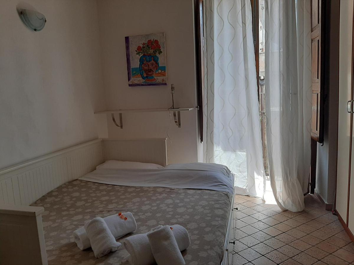 Monovano Centro Storico Katania Zewnętrze zdjęcie